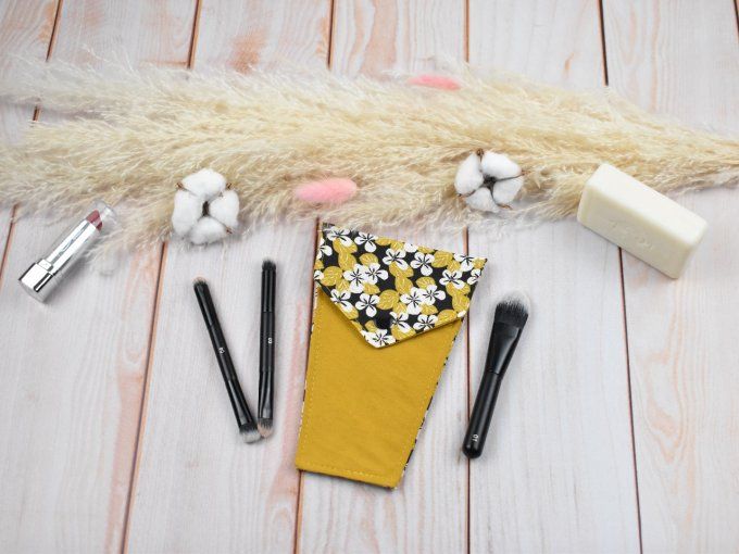 Pochette pinceaux à maquillage